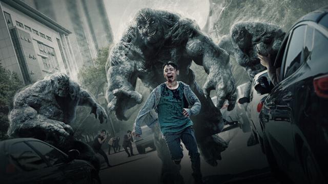 지옥행이 선고된 한 시민이 지옥의 사자에게 쫓기는 장면. 넷플릭스 제공
