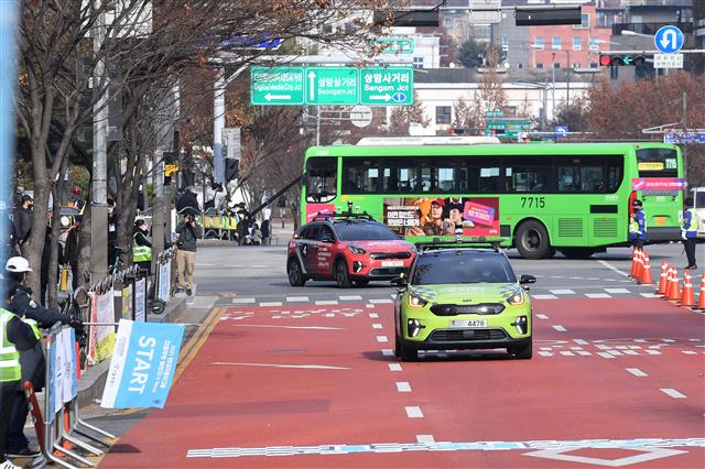 도로 누비는 대학생들이 만든 자율주행차