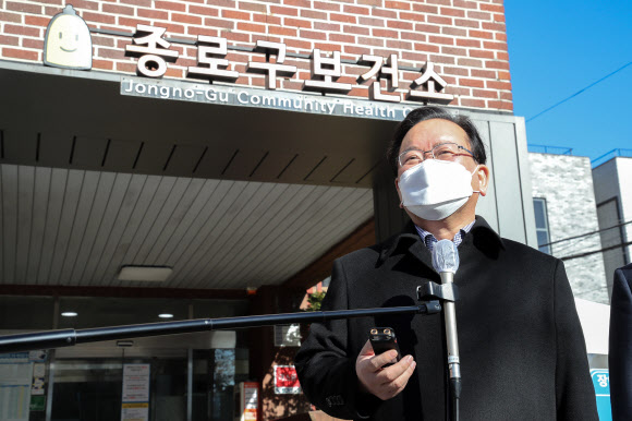 코로나19 백신 추가 접종 소감 말하는 김부겸 총리