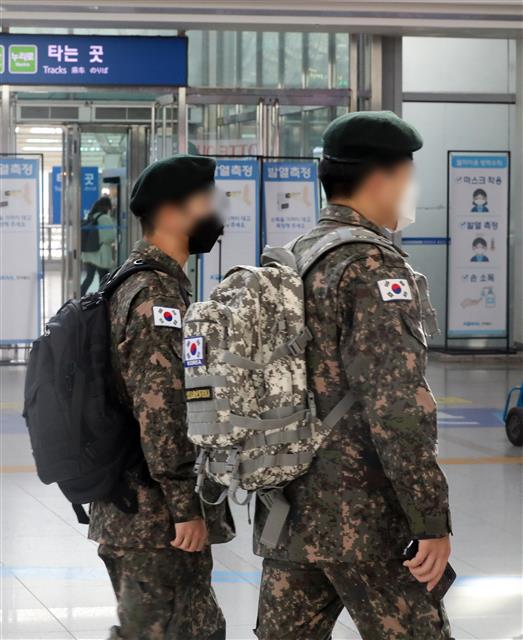 軍 신규확진 19명…부스터샷 앞당긴다