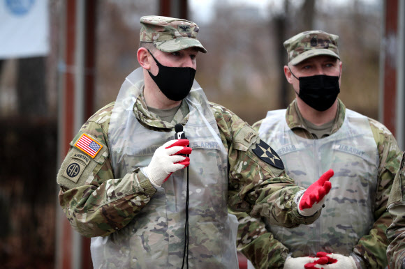 목장갑 낀 주한미군 여단장