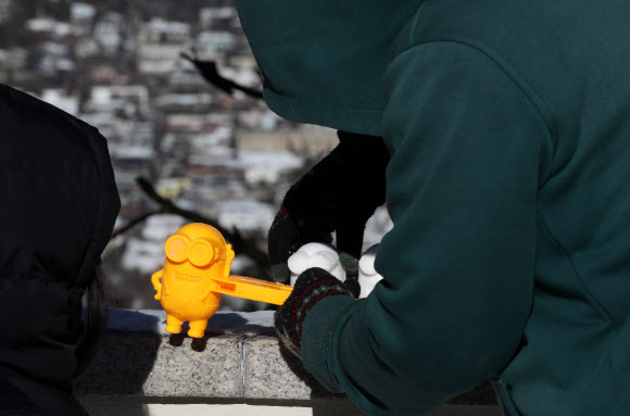 눈 온 뒤 작품활동