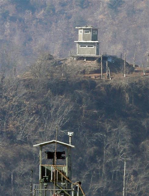 새해 첫 날 1명 월북, 조용한 북한군 초소