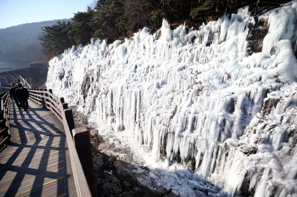 ‘추위가 빚은 절경’