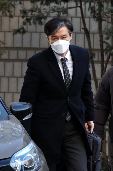 ‘자녀 입시비리’ 공판 출석하는 조국 전 장관