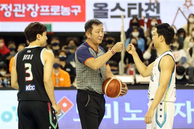 코트에서 만난 허재와 두 아들