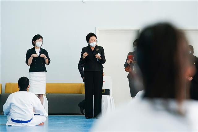 김정숙여사, UAE 태권도 수업 참관