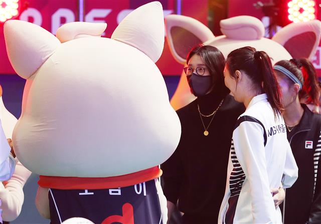 프로배구 올스타전 참석한 ‘배구여제’ 김연경