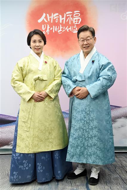 김혜경(왼쪽)씨
