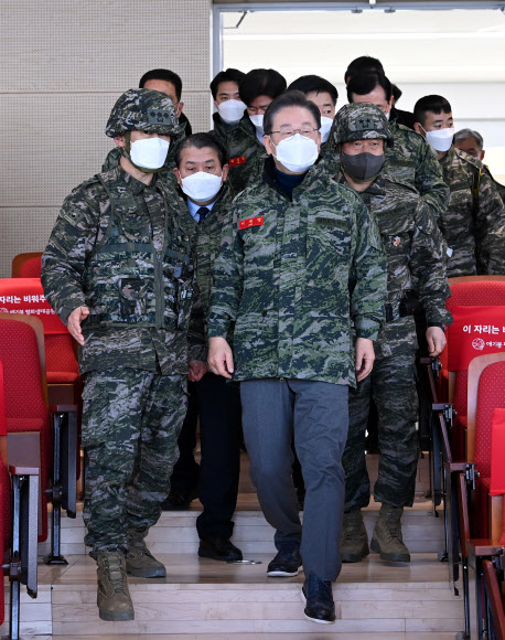 김포 해병대 2사단 방문한 이재명 대선후보