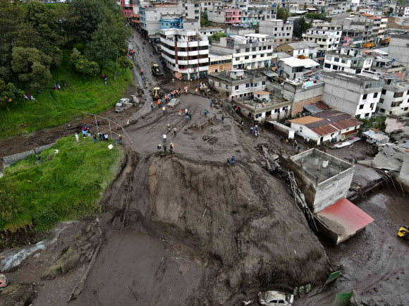 에콰도르 수도 20년 만의 최악 홍수… 최소 24명 사망