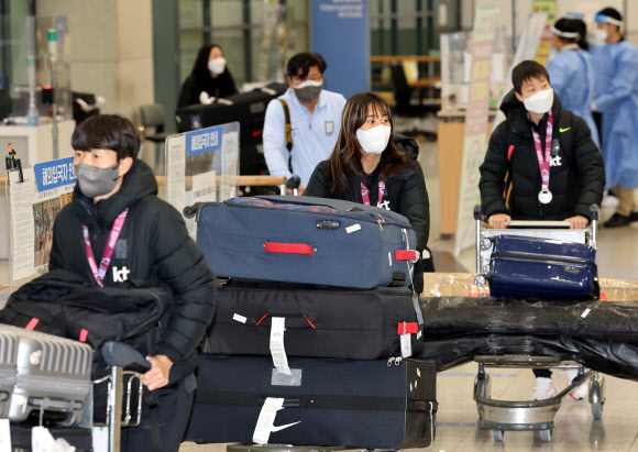 아시안컵 준우승하고 돌아온 여자축구대표팀