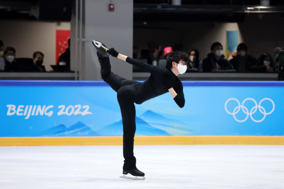 훈련하는 차준환