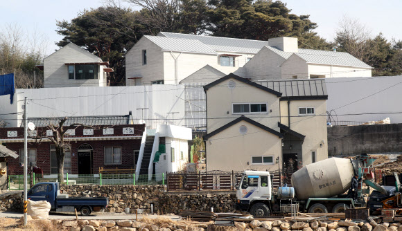 문재인 대통령 양산 사저 마무리 공사 단계