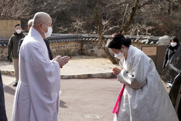 통도사 방문한 김정숙 여사