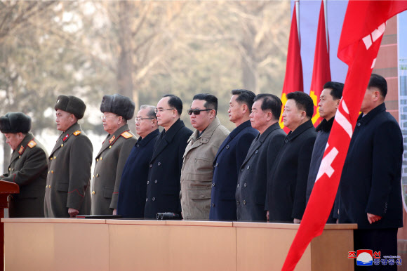 평양에 1만세대 주택건설 착공식…김정은 참석