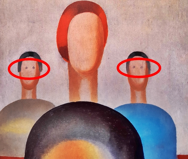 러시아의 옐친 센터에 전시 중이던 안나 레포르스카야의 작품 ‘세 인물(Three Figure)’에 눈모양의 낙서가 돼 있는 모습(붉은 원 안)