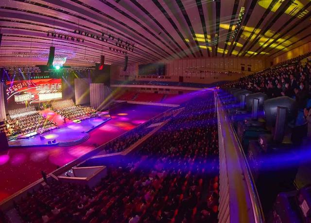 북한, 광명성절 80주년 경축 ‘위대한 정일봉’ 공연