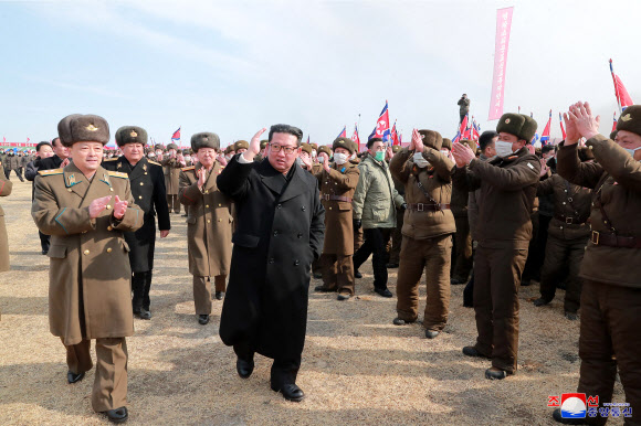 김정은, 함남 온실농장 착공식 참석…“사철 푸른채소 보장”