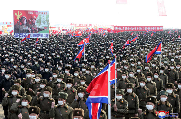 김정은, 함남 온실농장 착공식 참석…“사철 푸른채소 보장”