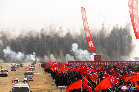 김정은, 함남 온실농장 착공식 참석…“사철 푸른채소 보장”