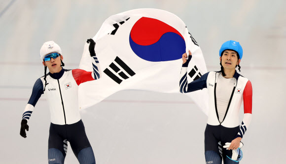 [올림픽] 이승훈-정재원, 나란히 은메달,동메달