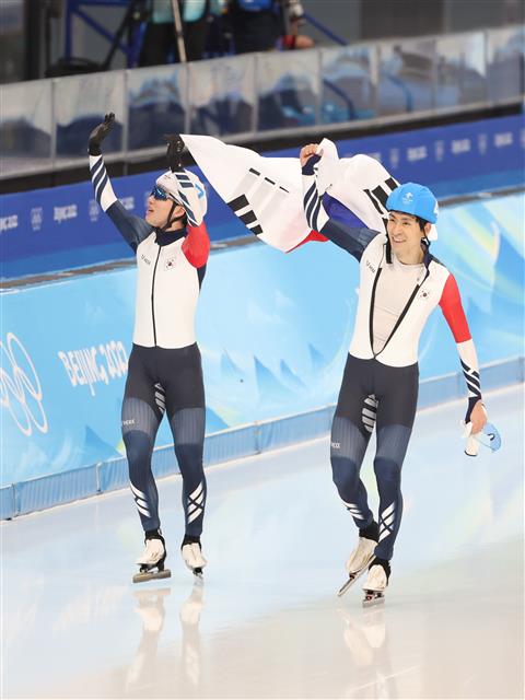 0.001초 차이...정재원 ‘은’ 이승훈 ‘동’