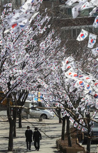 용산구, 3.1절 기념 태극기 거리 조성