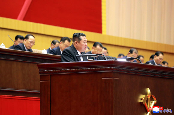 김정은, 제2차 초급당비서대회 참석 개회사