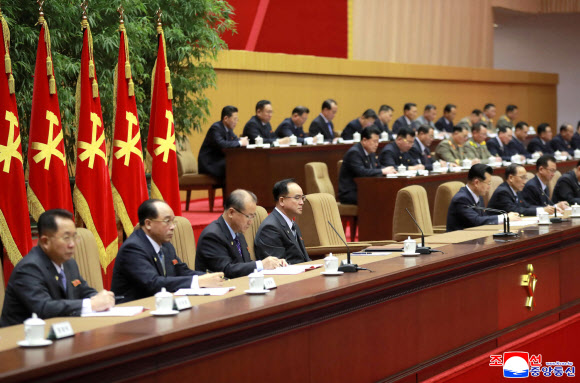 북한 노동당 제2차 초급당비서대회 2일 회의가 27일 진행되었다고 조선중앙통신이 28일 보도했다. 2022.2.28  평양 조선중앙통신 연합뉴스