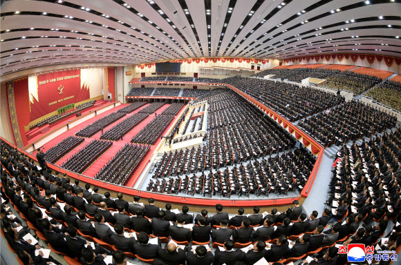 북한 노동당 제2차 초급당비서대회 2일 회의가 27일 진행되었다고 조선중앙통신이 28일 보도했다. 2022.2.28  평양 조선중앙통신 연합뉴스