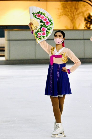 삼일절 맞이 한복-부채춤 피겨 공연