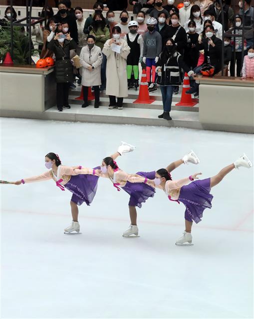 삼일절 맞이 한복 피겨 공연