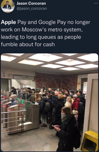 러시아에서 애플페이와 구글페이 사용이 중단되면서 2일(현지시간) 모스크바 지하철역이 큰 혼란을 겪고 있다. 트위터 캡처