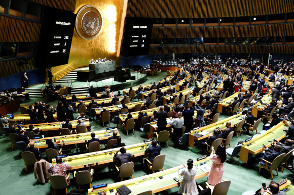 ‘러시아 즉각 철군’ 유엔 결의안 압도적 통과