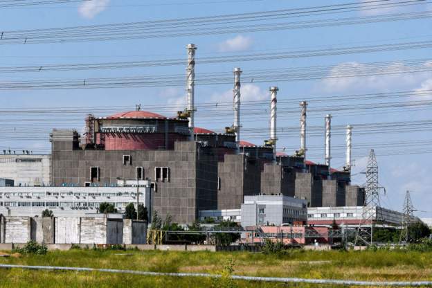 우크라이나 남동부 자포리자 원자력발전소의 전쟁 이전 전경. 이 나라에서 가동 중인 4개 원전의 원자로 15기 가운데 6기를 보유하고 있어 이 나라는 물론 유럽에서도 가장 큰 원전이다. AFP 자료사진 