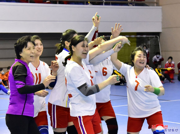 북한, ‘세계 여성의 날’ 맞아 체육·유희 오락경기