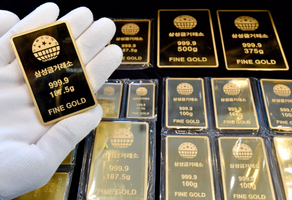 불안감에 치솟는 금값… 19개월 만에 ‘최고’ 