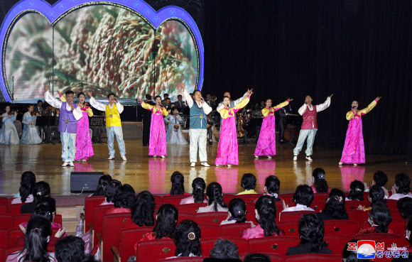 북한, 국제부녀절 맞아 각지서 축하공연