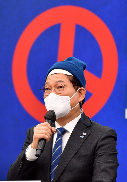 송영길 더불어민주당 대표가 9일 서울 여의도 국회에서 투표 독려 기자회견을 하고 있다.2022. 3. 9 정연호 기자