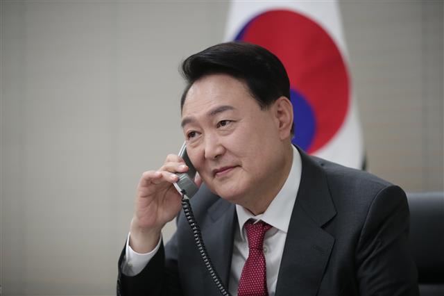 윤석열, 기시다 후미오 일본 총리와 전화 통화