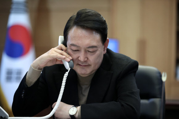 윤석열 당선인, 보리스 존슨 영국 총리와 통화