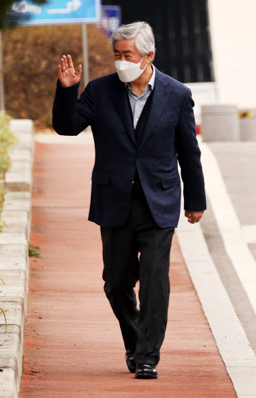 가석방되는 최경환