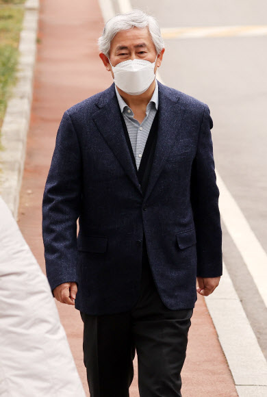 가석방되는 최경환
