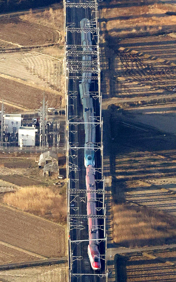 日 후쿠시마 7.4 강진… 신칸센 열차 탈선