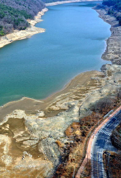 세계 물의 날…바닥 드러낸 가창댐