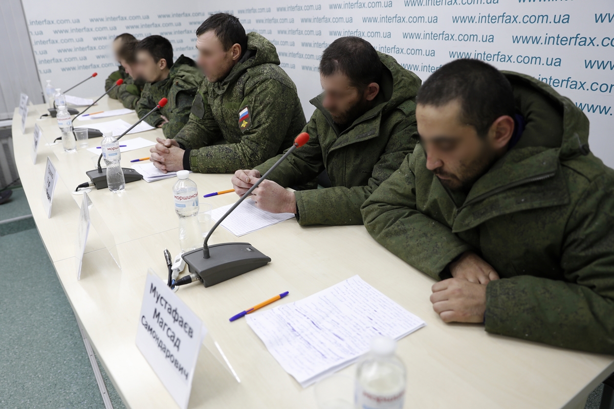 우크라이나군에 생포된 러시아군 포로들