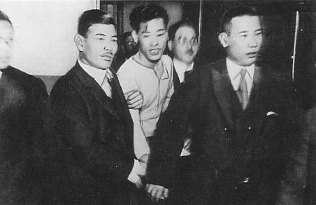 1932년 1월 8일 의거 뒤 연행되는 이봉창 의사.