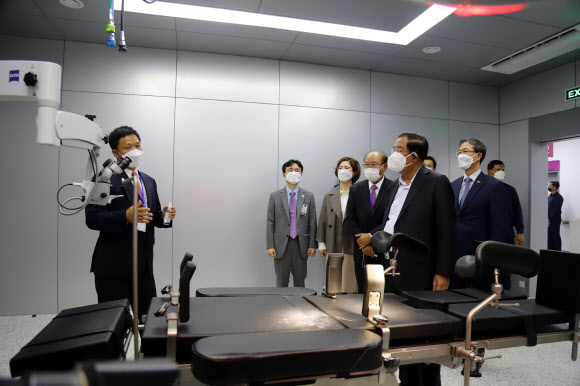 한국 지원 받아 신축된 캄보디아 병원 이비인후과 병동
