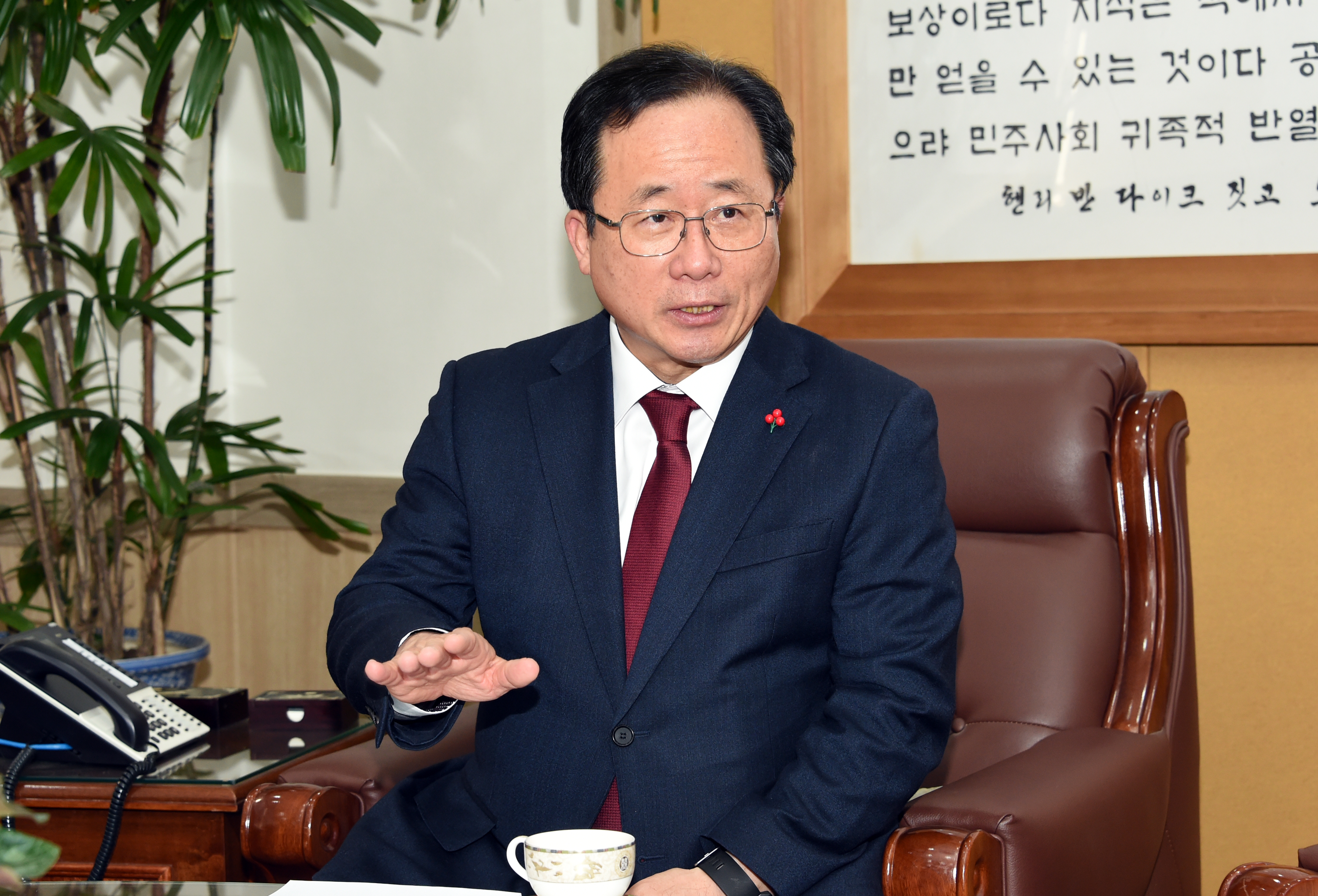 김석준 부산시 교육감은 31일 보도자료를 내고 일본의 역사왜곡에 대해 시정을 촉구했다.< 부산시 교육청 제공>. 